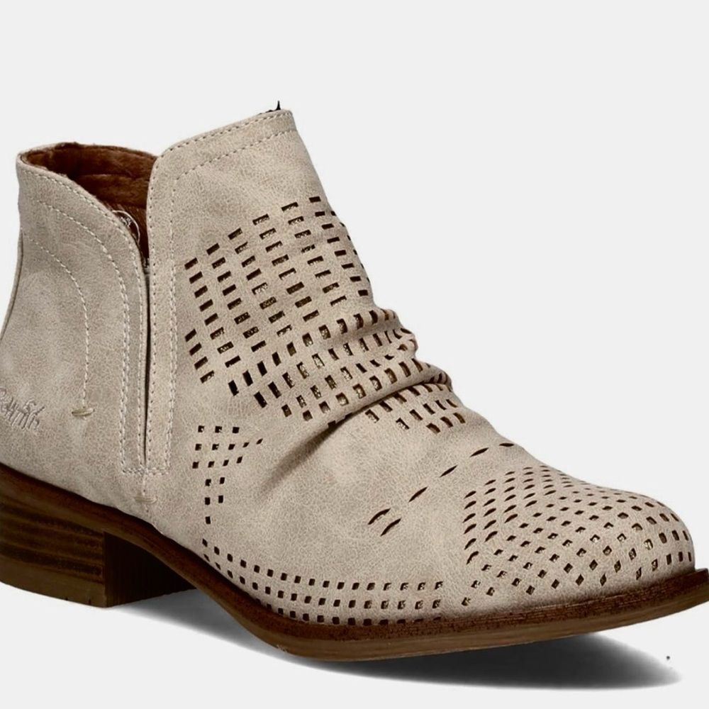 Blowfish Malibu Venom Perforated Ruched Western Ankle Tan Booties Southwest SZ 7